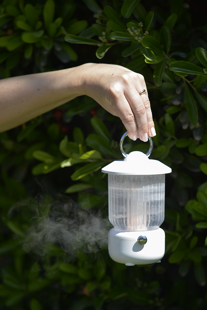 Farol Humidificador Difusor de Aromas Portátil – Incluye Aceite Esencial Repelente de Mosquitos | Luz LED Fría y Cálida | Aromaterapia Libre de BPA, Ideal para Camping y Exteriores