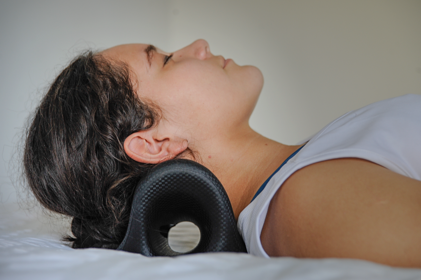 Almohada de Tracción Cervical con 8 Puntos Magnéticos | para Aliviar el Dolor de Cuello y Hombros | Negro