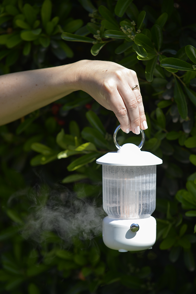 Farol Humidificador | Difusor de Aromas | Aromaterapia | Portátil | Lámpara Luz LED Fría y Cálida | Carga USB | Incluye Aceite Esencial Ahuyentador de Mosquitos | 260ml | Blanco